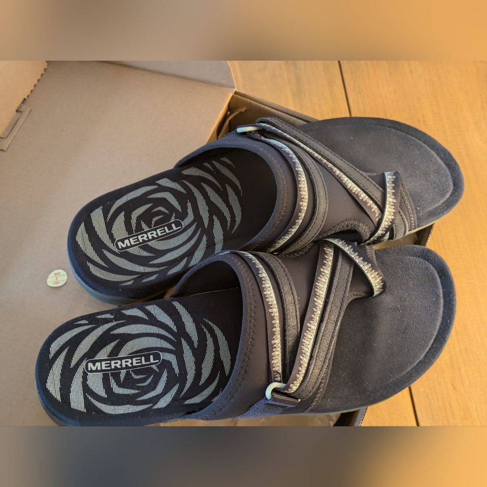 Merrell Women's Terran 3 Cushioned Post Sandals in Size 11 Medium New in Box